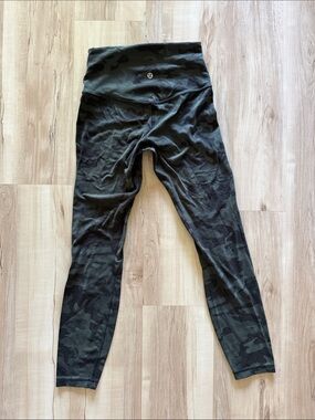 lululemon athletica Align Leggings in Dark Green Camo 25” length size 4